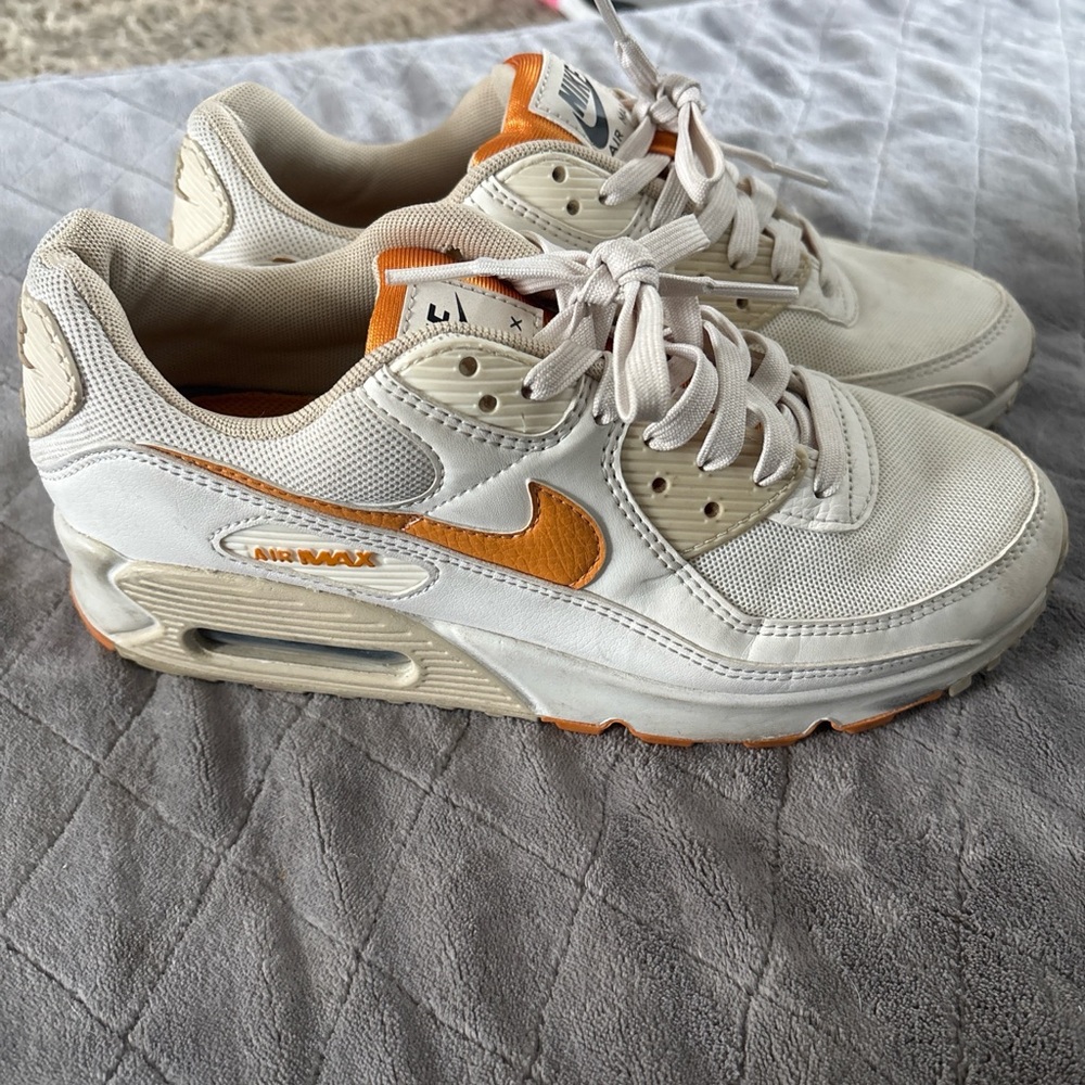 Women’s Nike Airmax 90 White and Orange Shoes size 8.5